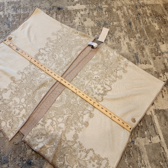 NWT Chico's Reversible Button-Detail Ruana. Tan/Metallic Gold. Size S/M (O/S) - Picture 11 of 17